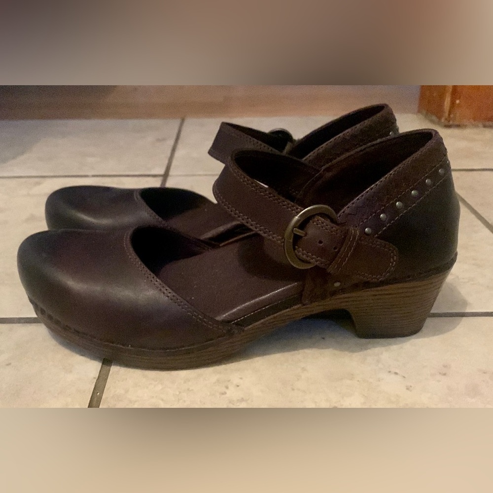Brown leather Dansko Makenna Mary Jane clogs EU 40